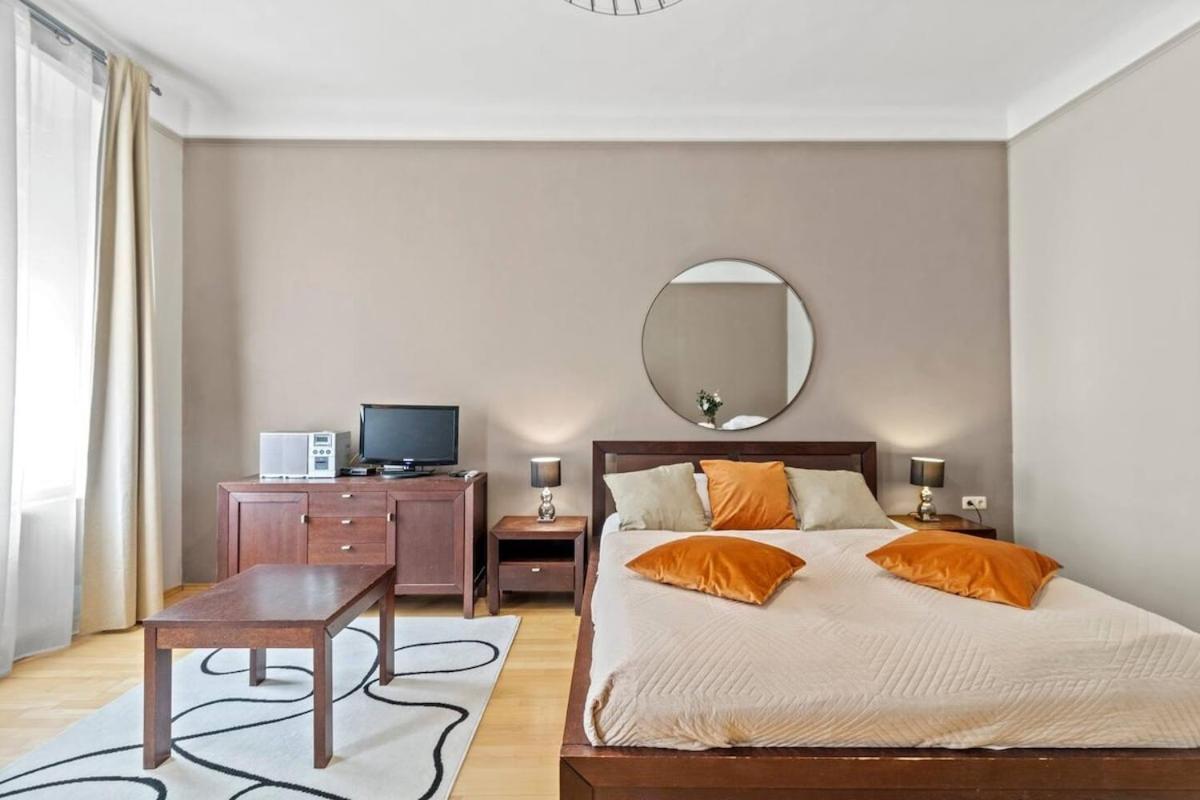 Augarten I 5 Min To Metro I 10 Min To Apartment Vienna