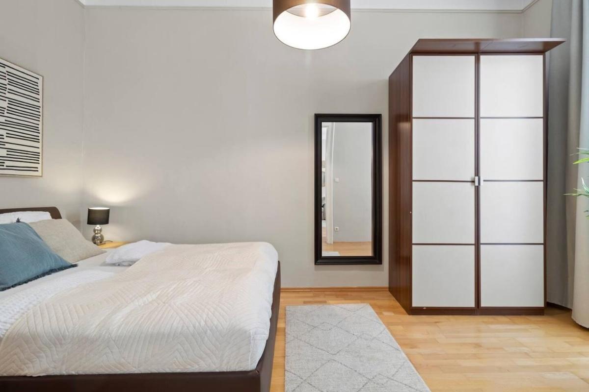 Apartment Augarten I 5 Min To Metro I 10 Min To Vienna