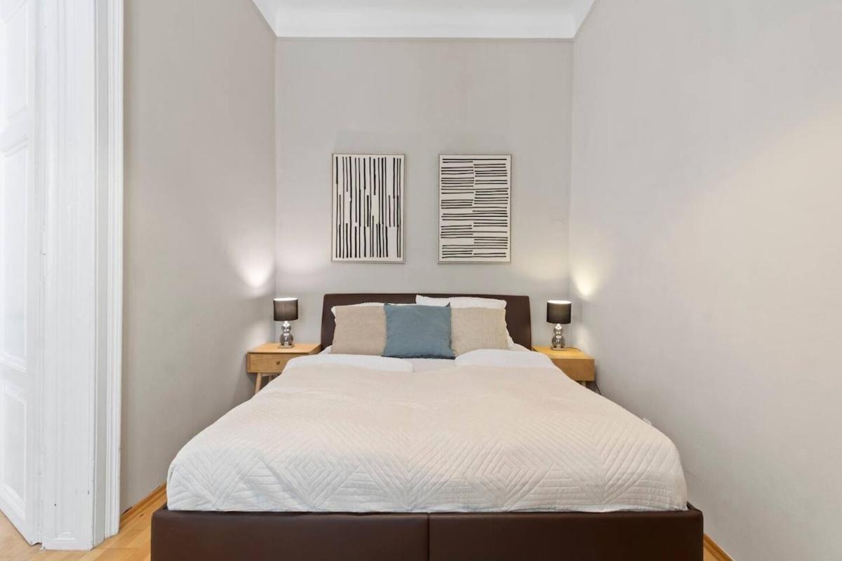 Augarten I 5 Min To Metro I 10 Min To Apartment Vienna