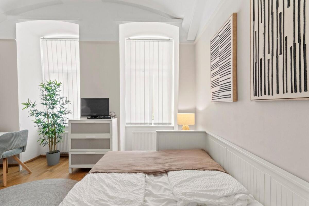 Apartment Augarten I 5 Min To Metro I 10 Min To