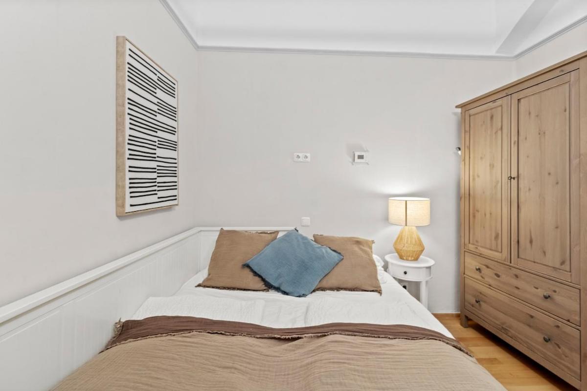 Augarten I 5 Min To Metro I 10 Min To Apartment