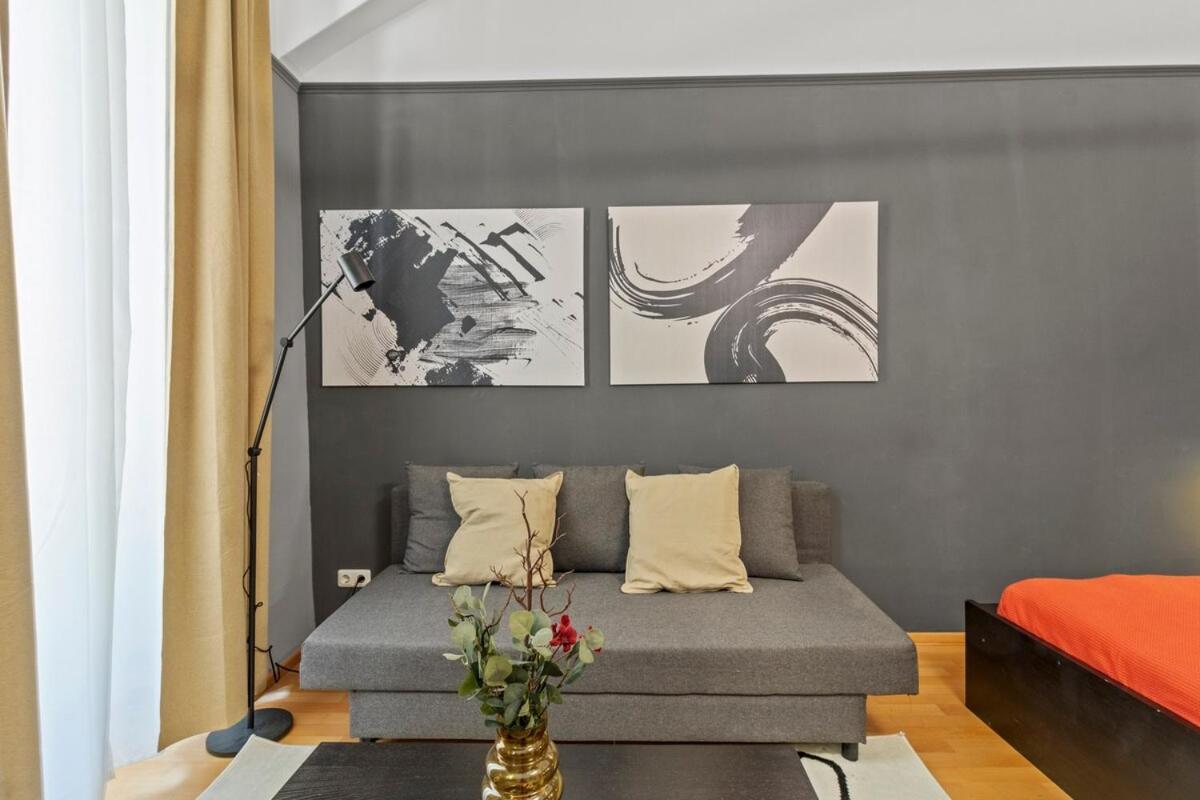 Apartment Augarten I 5 Min To Metro I 10 Min To